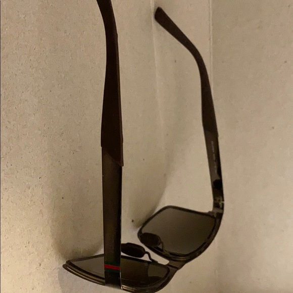 Glasses - Picture 2 of 6